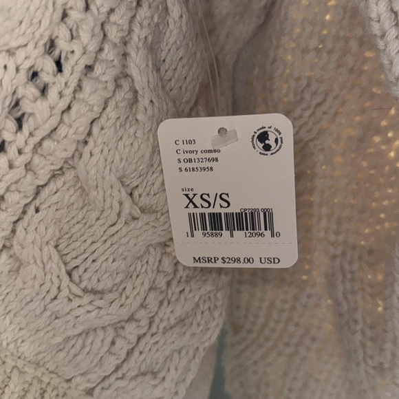 Free People sweater - Picture 4 of 4